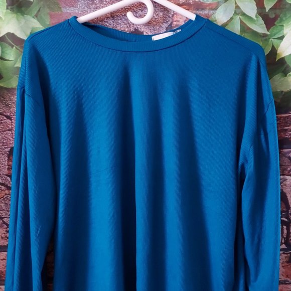 Split Open Surplice Back Long Sleeve Knit Top - Picture 3 of 4